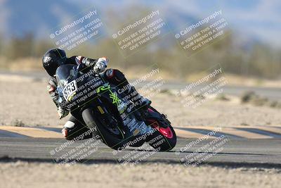 media/Dec-07-2025-CVMA (Sun) [[3e7d2de5dc]]/Race 12- Formula 40 MW and LW/